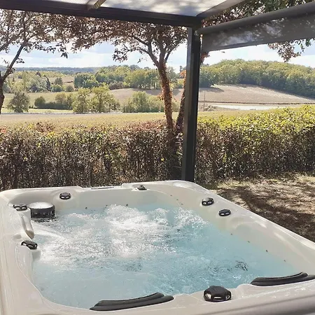 Chalet Cèdre - Piscine privée et Jacuzzi privatif dans le Gers Hébergement de vacances *