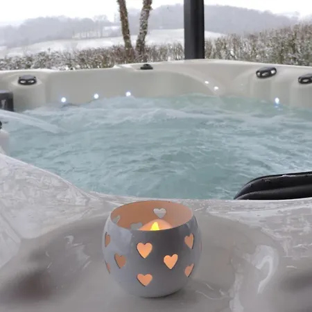 Hébergement de vacances Chalet Cèdre - Piscine privée et Jacuzzi privatif dans le Gers *
