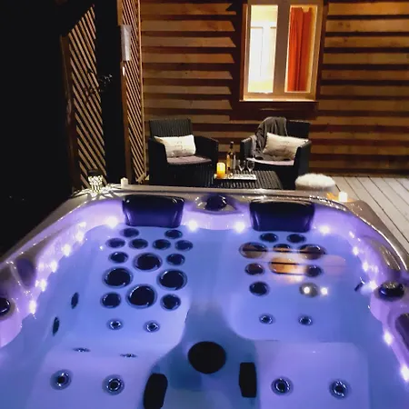 Chalet Cèdre - Piscine privée et Jacuzzi privatif dans le Gers *